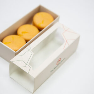 French Macarons Box 3 pieces (caramel)